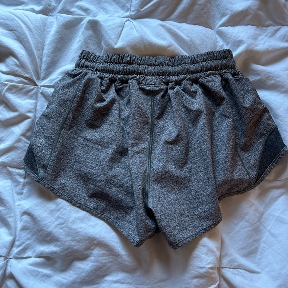 lululemon shorts heather grey size 4 - Picture 2 of 4